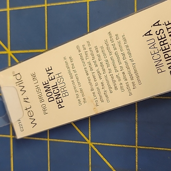 Wet n Wild Pro Brush Line Pencil Brush in Rose Gold P10 New In Package - Picture 2 of 3